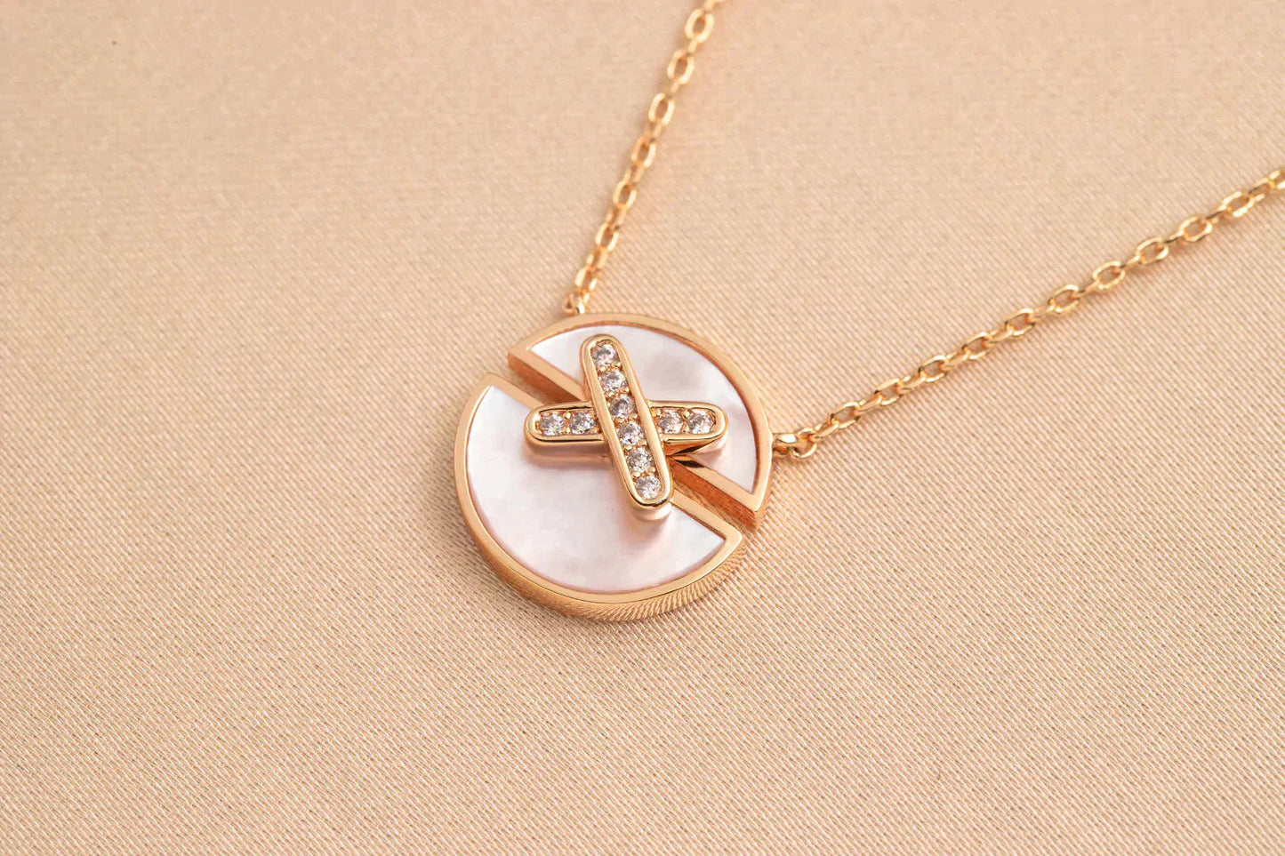 [Regal Gem]JEUX DE Regal Gem GOLD DIAMOND NECKLACE