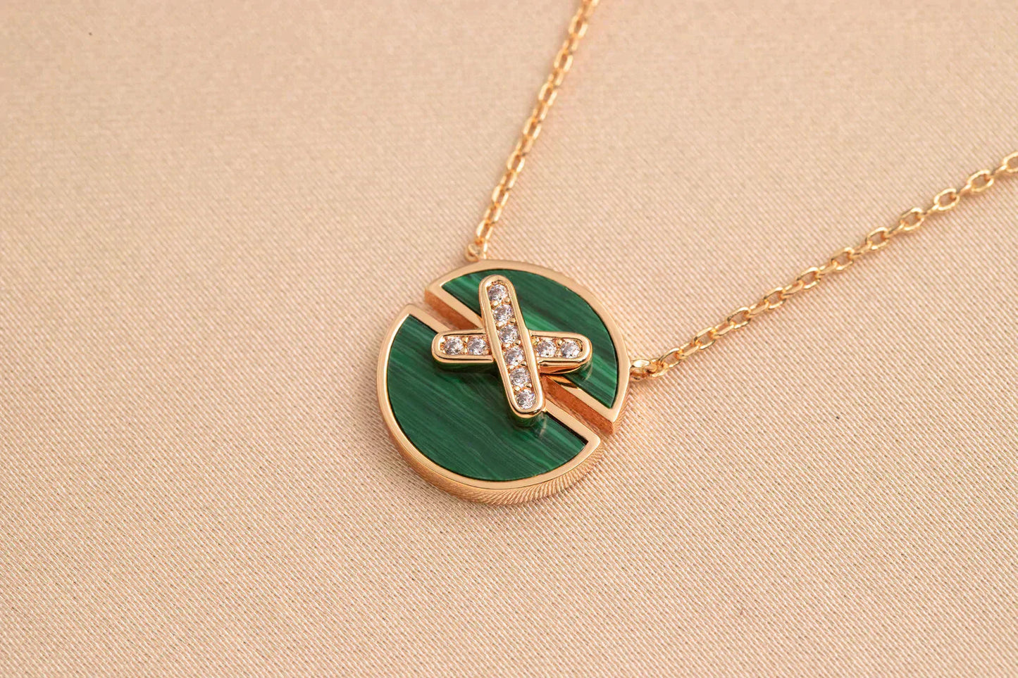 [Regal Gem]JEUX DE Regal Gem GOLD DIAMOND NECKLACE