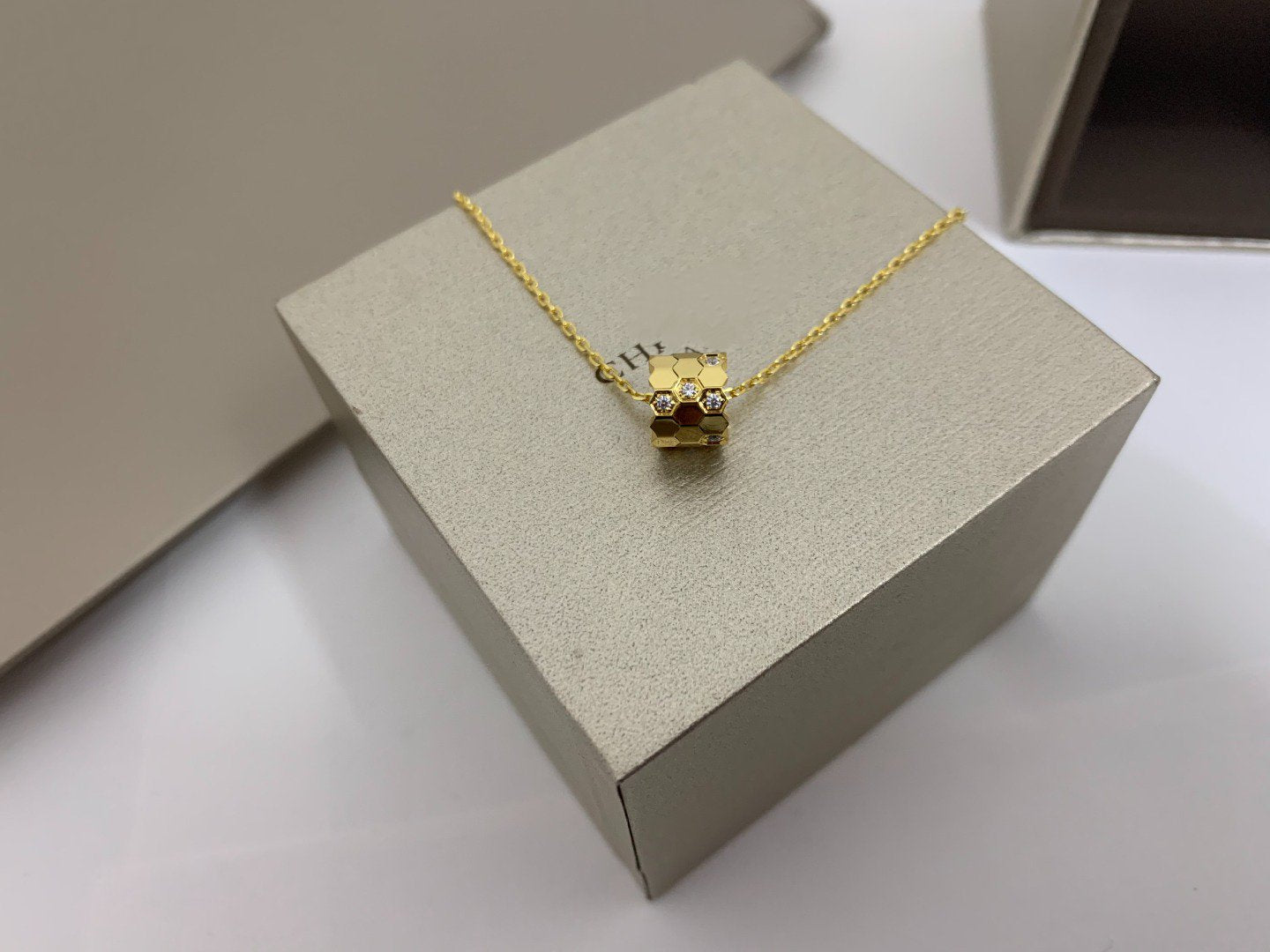 [Regal Gem]BEE LOVE DIAMOND NECKLACE