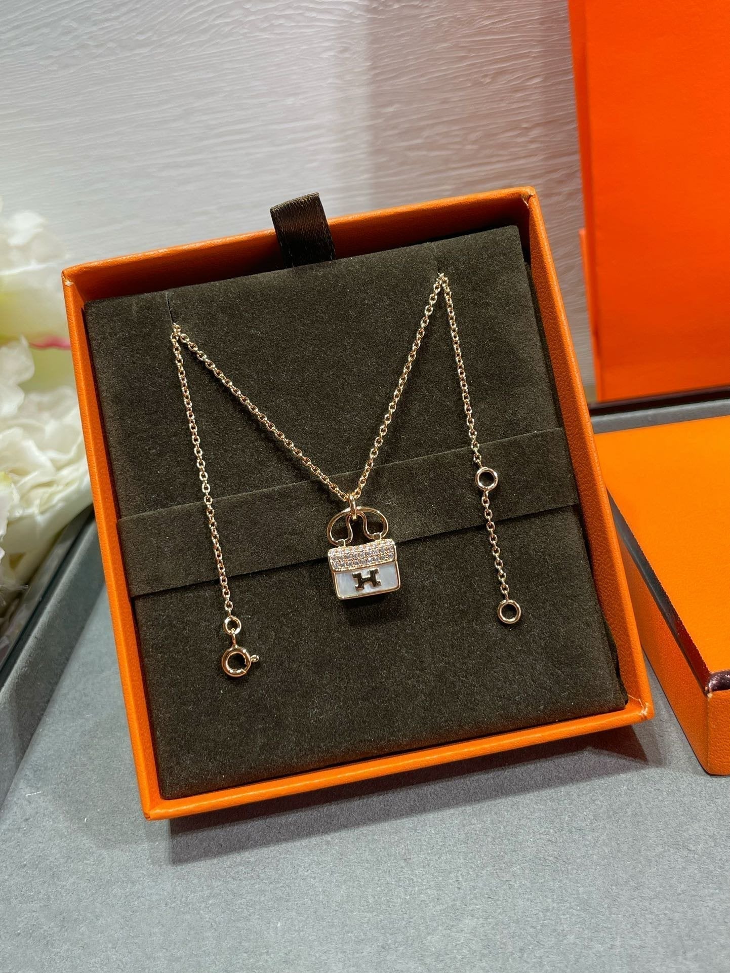 [Regal Gem]H CIRCE MOISSANITE PENDANT NECKLACE GOLD