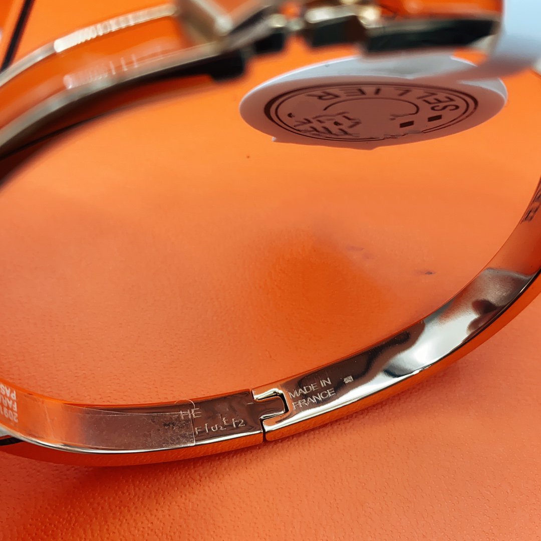 [Regal Gem]CLASSIC HM CLIC RED 8MM ENAMEL BRACELET