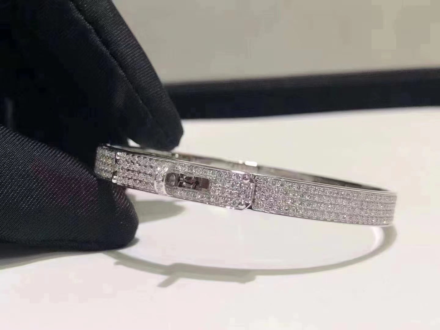[Regal Gem]HM KELLY BRACELET IN SILVER AND FULL PAVE DIAMOND