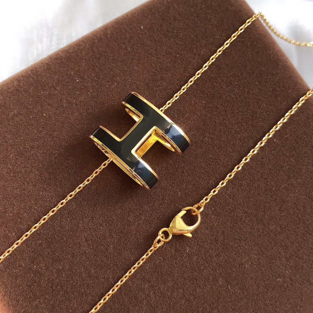 [Regal Gem]HM CLIC BLACK ENAMEL GOLD NECKLACE