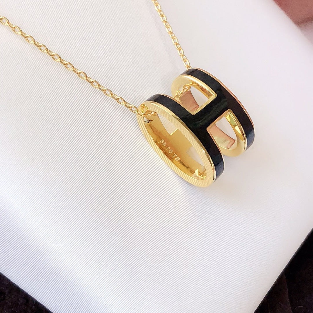 [Regal Gem]HM CLIC BLACK ENAMEL GOLD NECKLACE