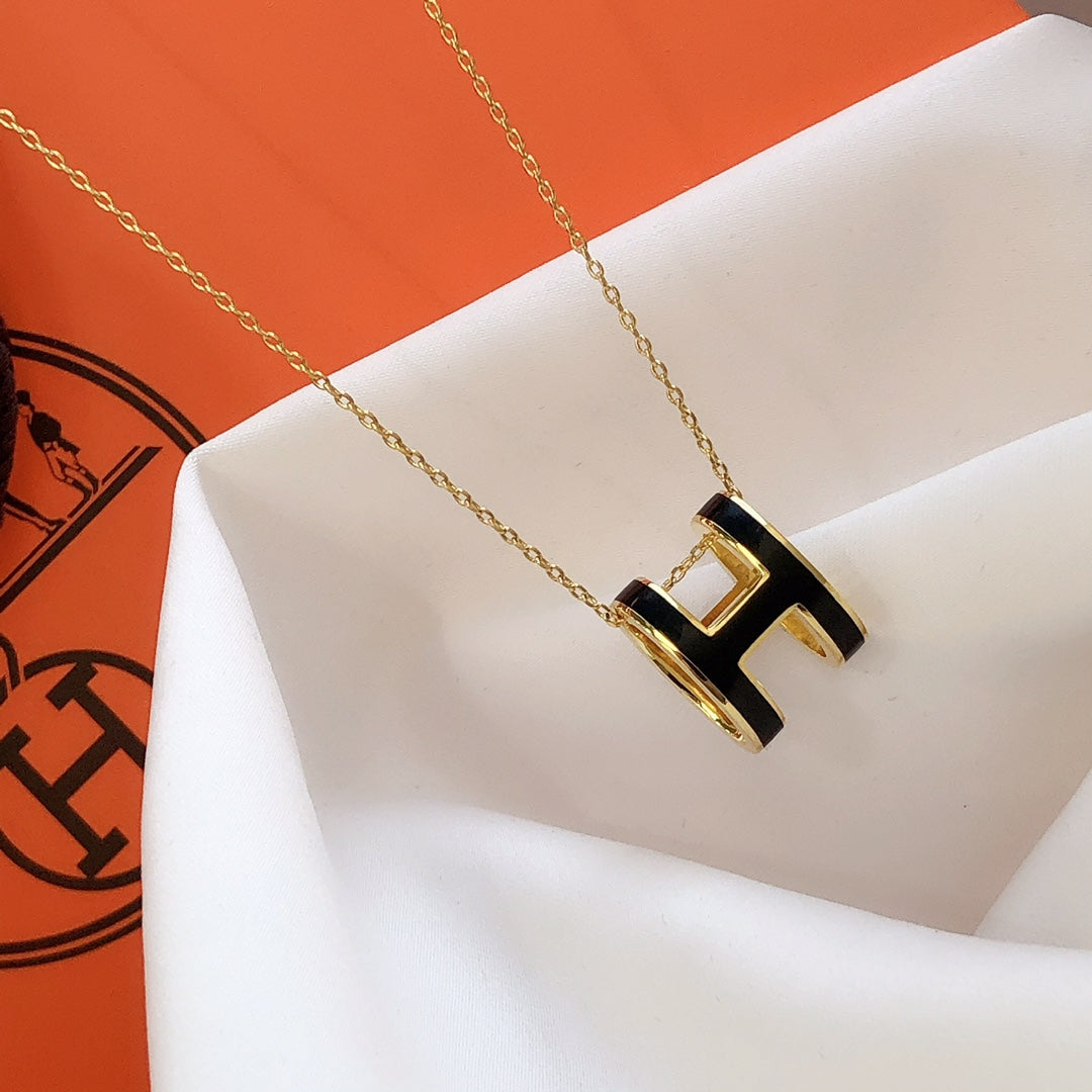 [Regal Gem]HM CLIC BLACK ENAMEL GOLD NECKLACE