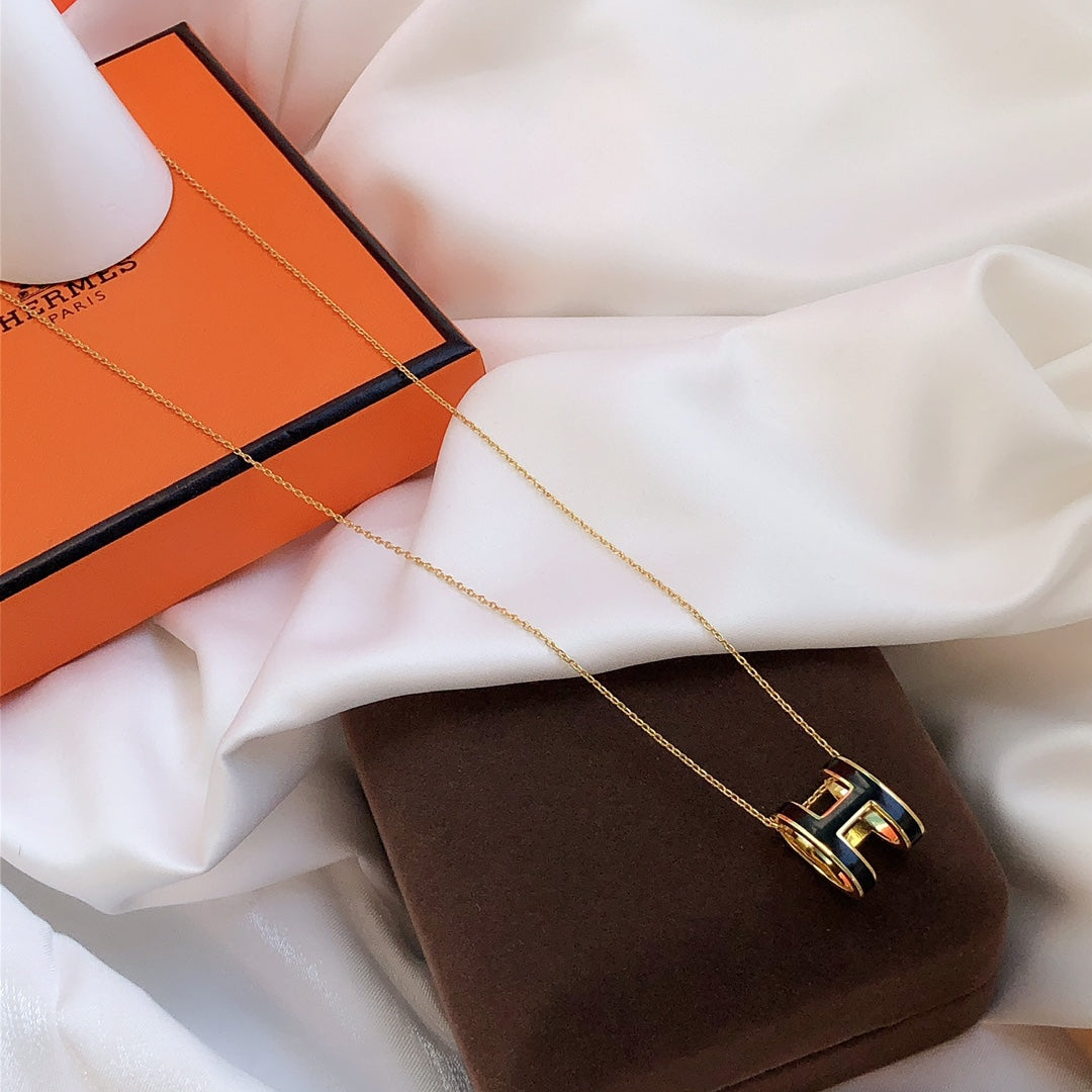 [Regal Gem]HM CLIC BLACK ENAMEL GOLD NECKLACE