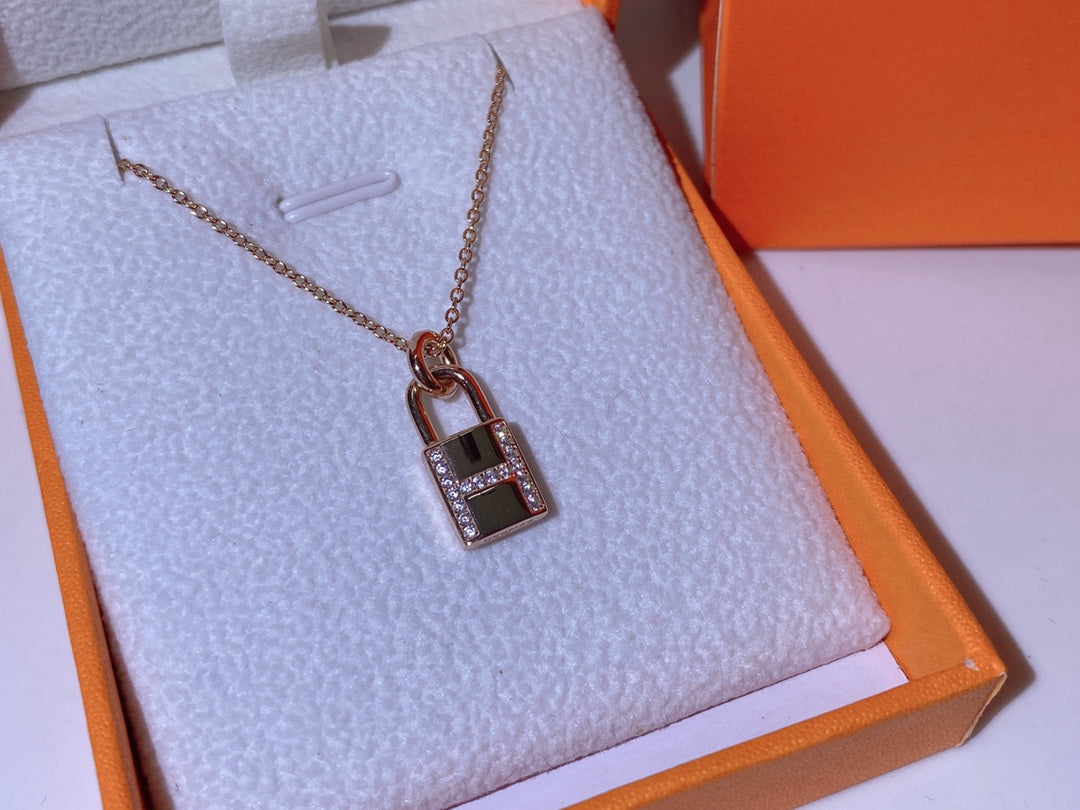 [Regal Gem]HM ADVANCED NICHE LOCK HEAD NECKLACE DIAMONDS