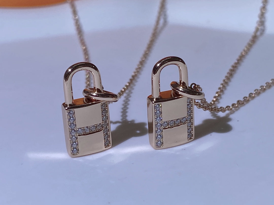 [Regal Gem]HM ADVANCED NICHE LOCK HEAD NECKLACE DIAMONDS