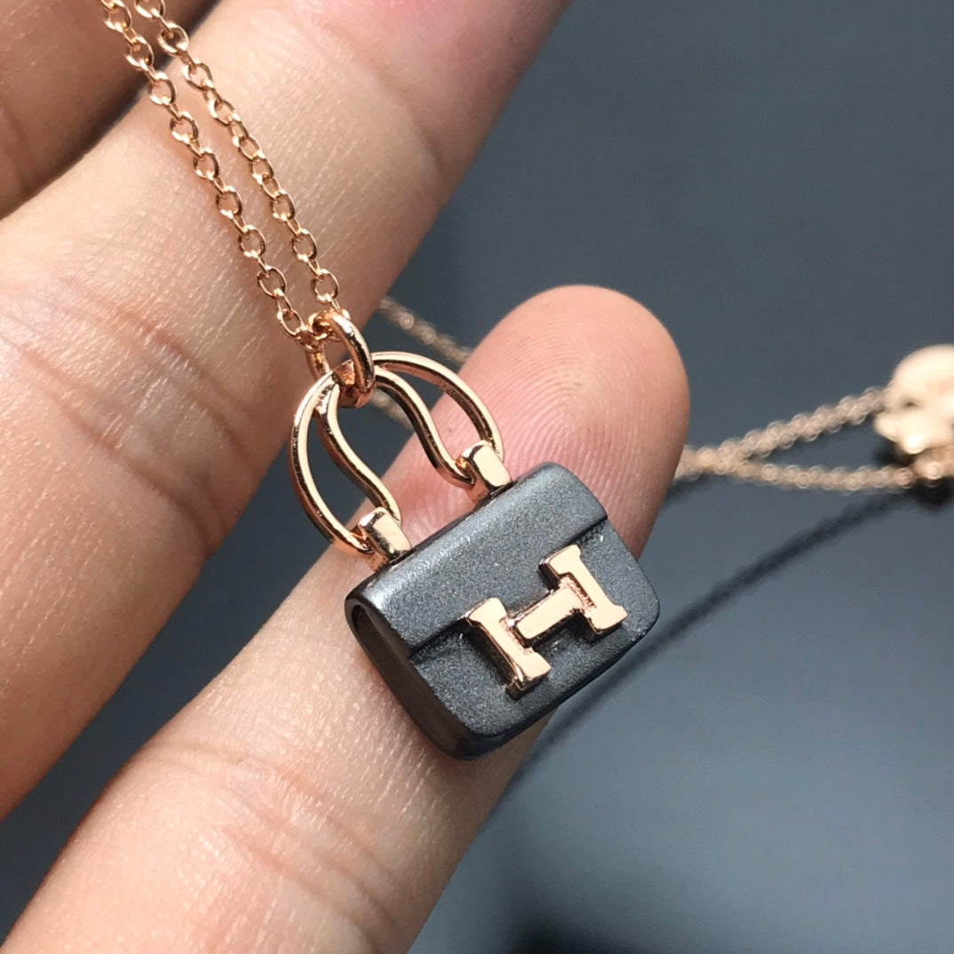 [Regal Gem]WOMEN'S HM AMULETTES CONSTANCE PENDANT NECKLACE