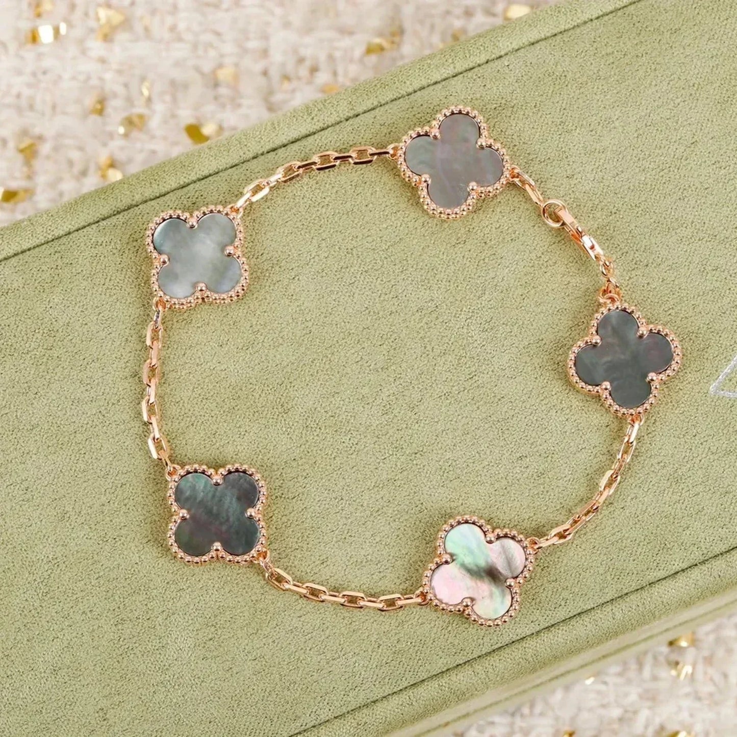 [Regal Gem] CLOVER 5 MOTIF GRAY MOP BRACELET COLLECTION