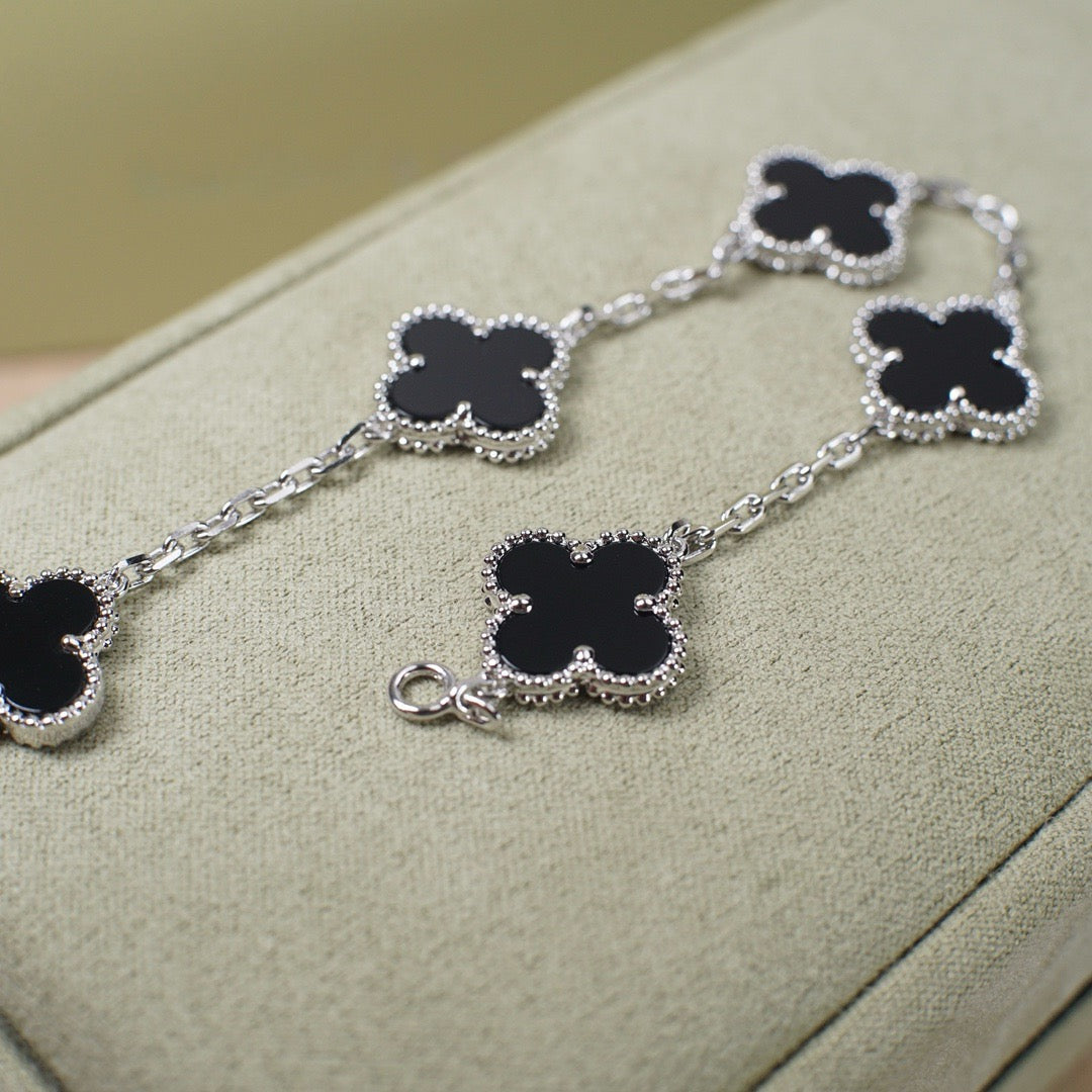 [Regal Gem] CLOVER 5 MOTIF ONYXS BRACELET COLLECTION