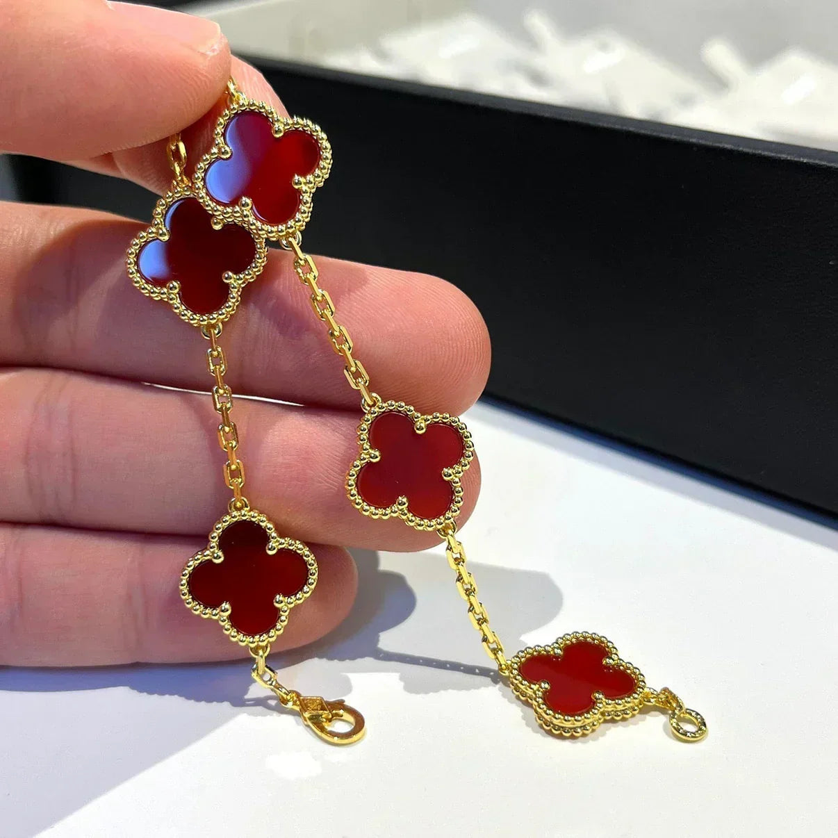 [Regal Gem] CLOVER 5 MOTIF RED CORNELIAN BRACELET COLLECTION