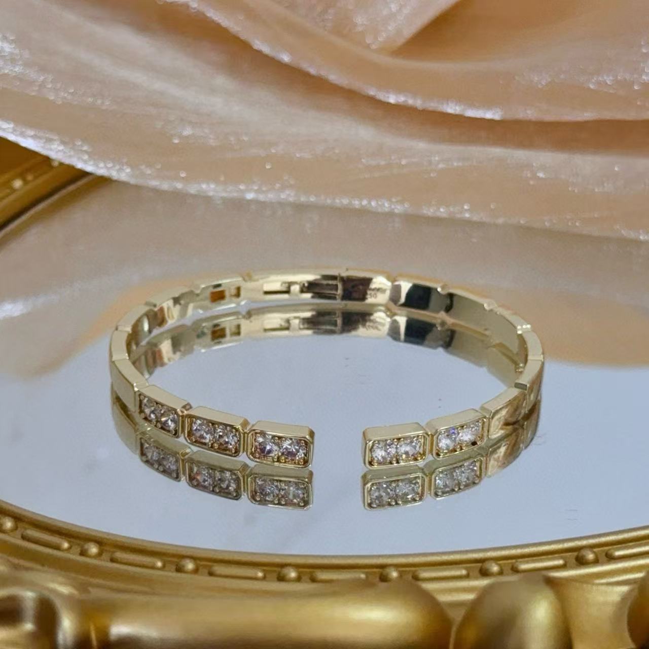 [Regal Gem jewelrys]LOVE DIAMOND OPEN  BRACELET