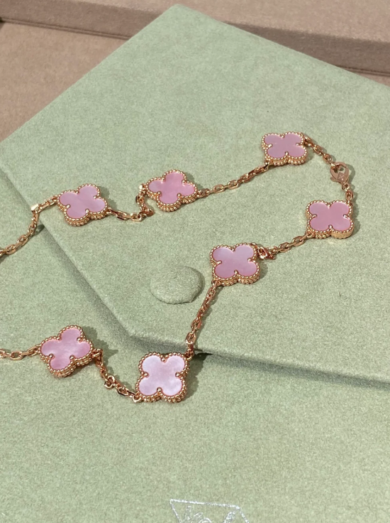 [Regal Gem Jewellery] Pink Necklace with Ten Clover Designs