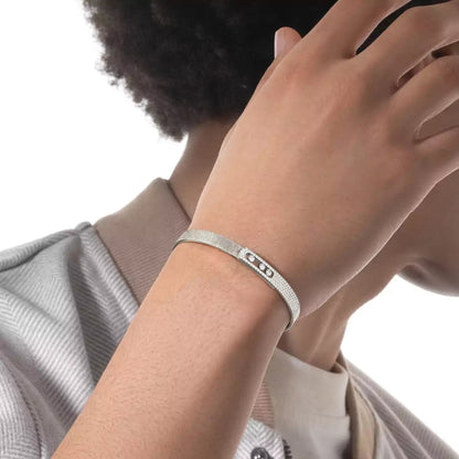 [Regal Gem]Move Noa Ciselé half pavé bangle