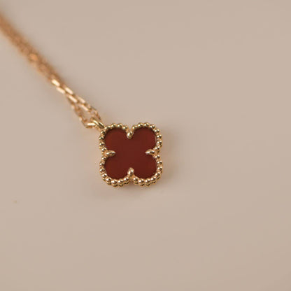 [Regal Gem]CLOVER MINI 9.5MM WHITE CARNELIANS NECKLACE