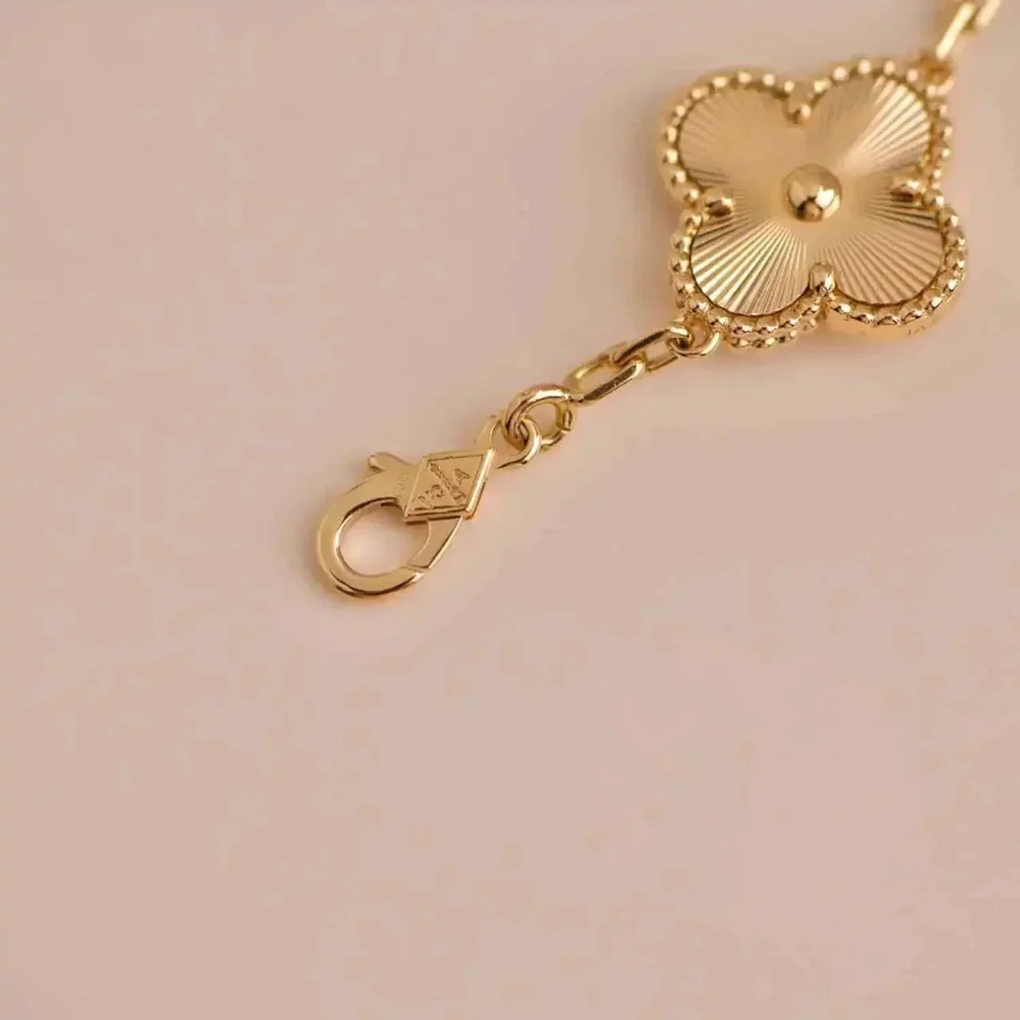 [Regal Gem] CLOVER 5 MOTIF LASER BRACELET COLLECTION