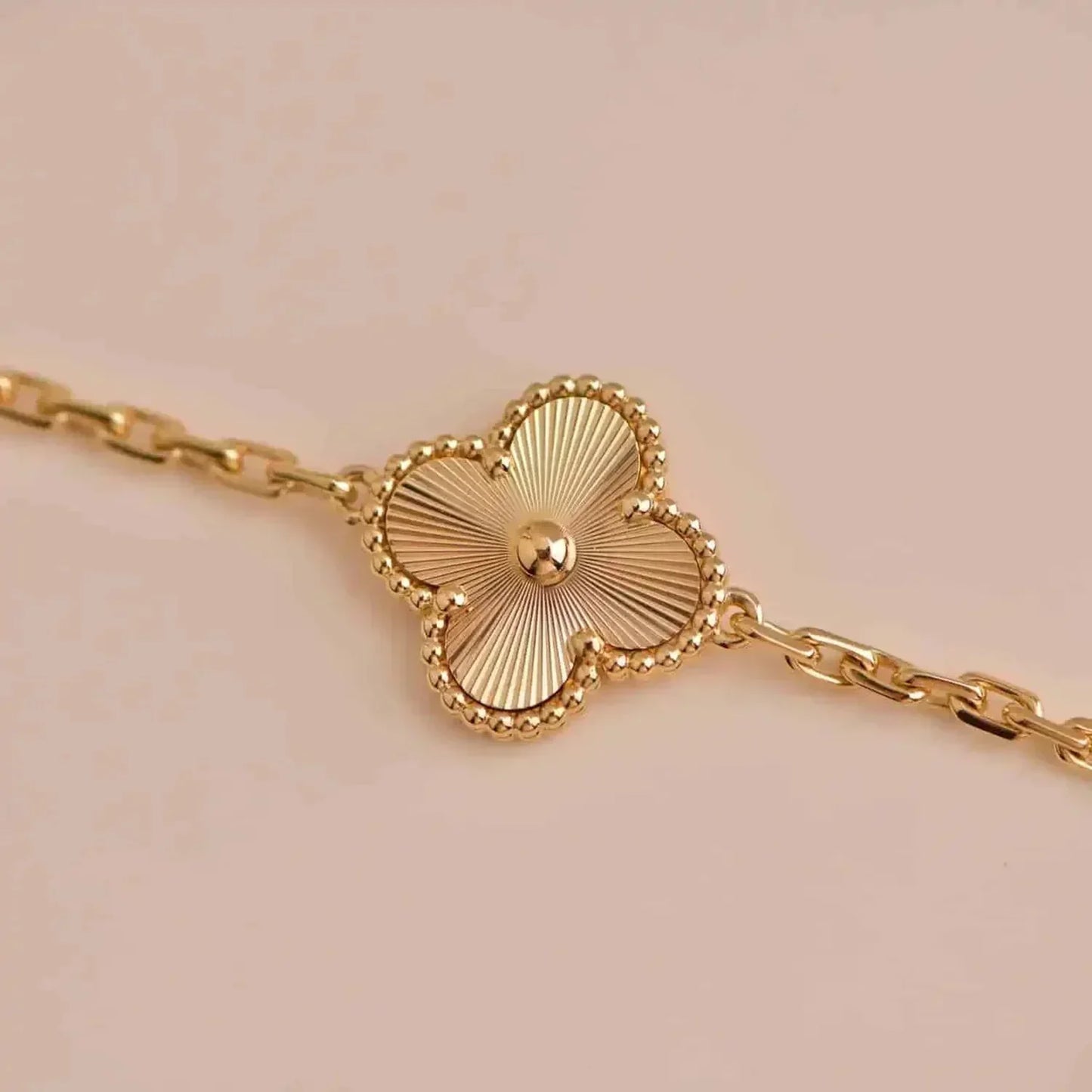 [Regal Gem] CLOVER 5 MOTIF LASER BRACELET COLLECTION