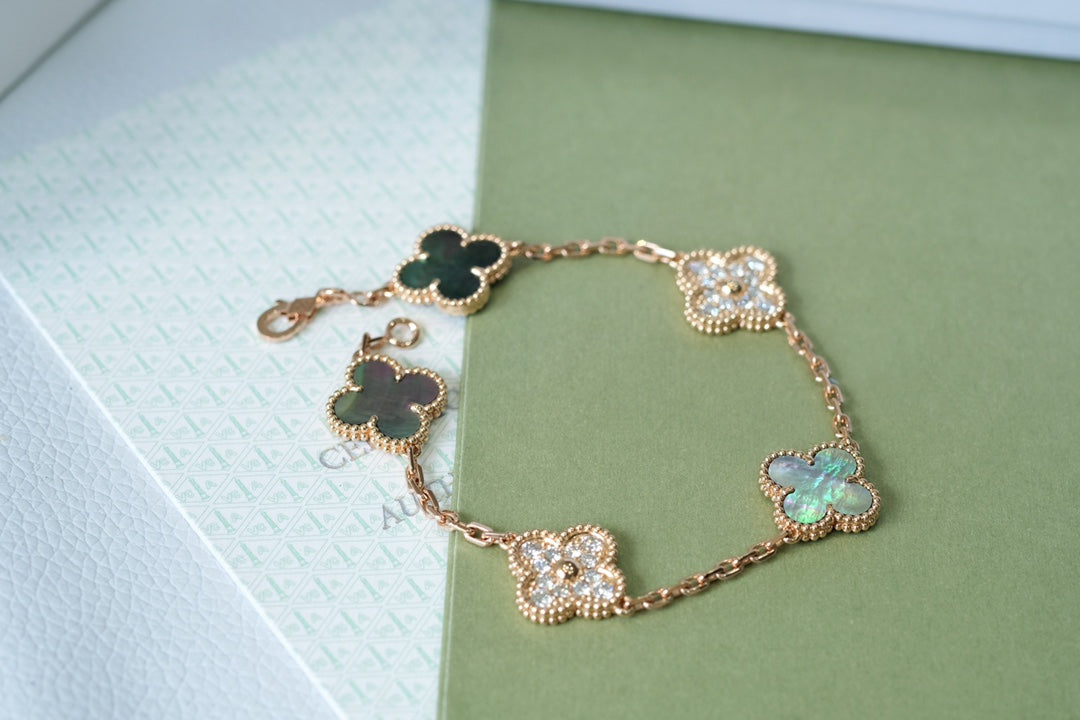 [Regal Gem] CLOVER 5 MOTIF GRAY MOP BRACELET COLLECTION