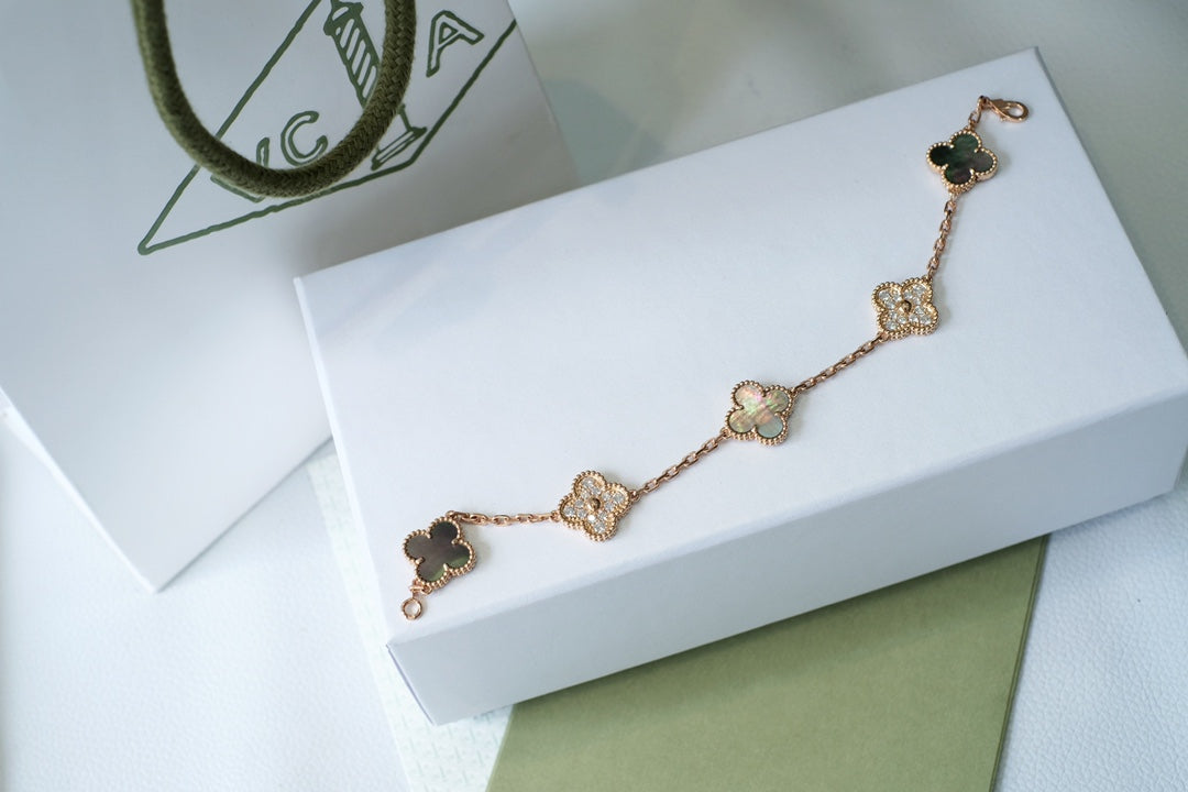 [Regal Gem] CLOVER 5 MOTIF GRAY MOP BRACELET COLLECTION