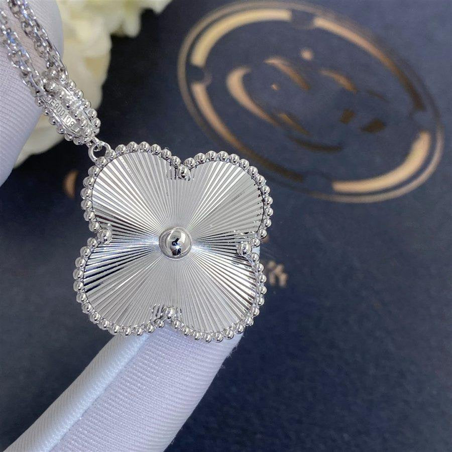 [Regal Gem]CLOVER 25MM SILVER BIG CLOVER NECKLACE