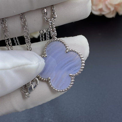 [Regal Gem]CLOVER SILVER CHALCEDONY BIG CLOVER NECKLACE