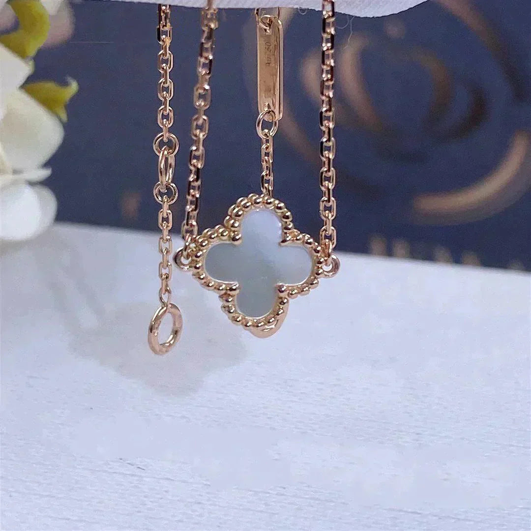 [Regal Gem]CLOVER WHITE MOP SINGLE FLOWER BRACELET
