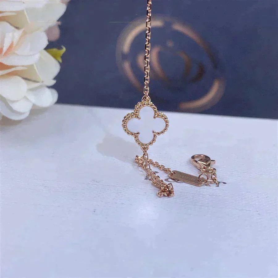 [Regal Gem]CLOVER WHITE MOP SINGLE FLOWER BRACELET