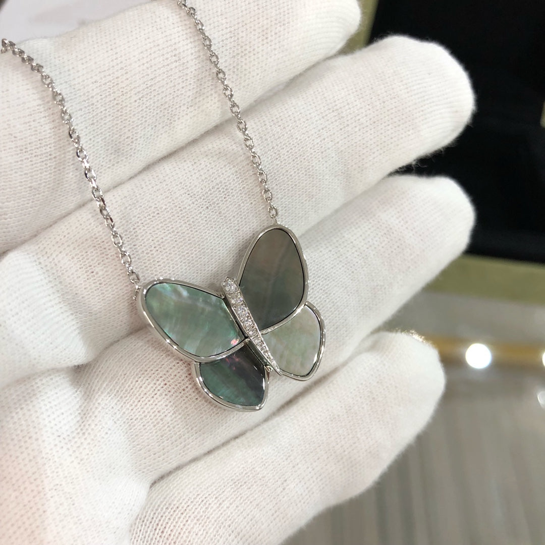 [Regal Gem]LARGE BUTTERFLY SILVER PENDANT DIAMOND NECKLACE