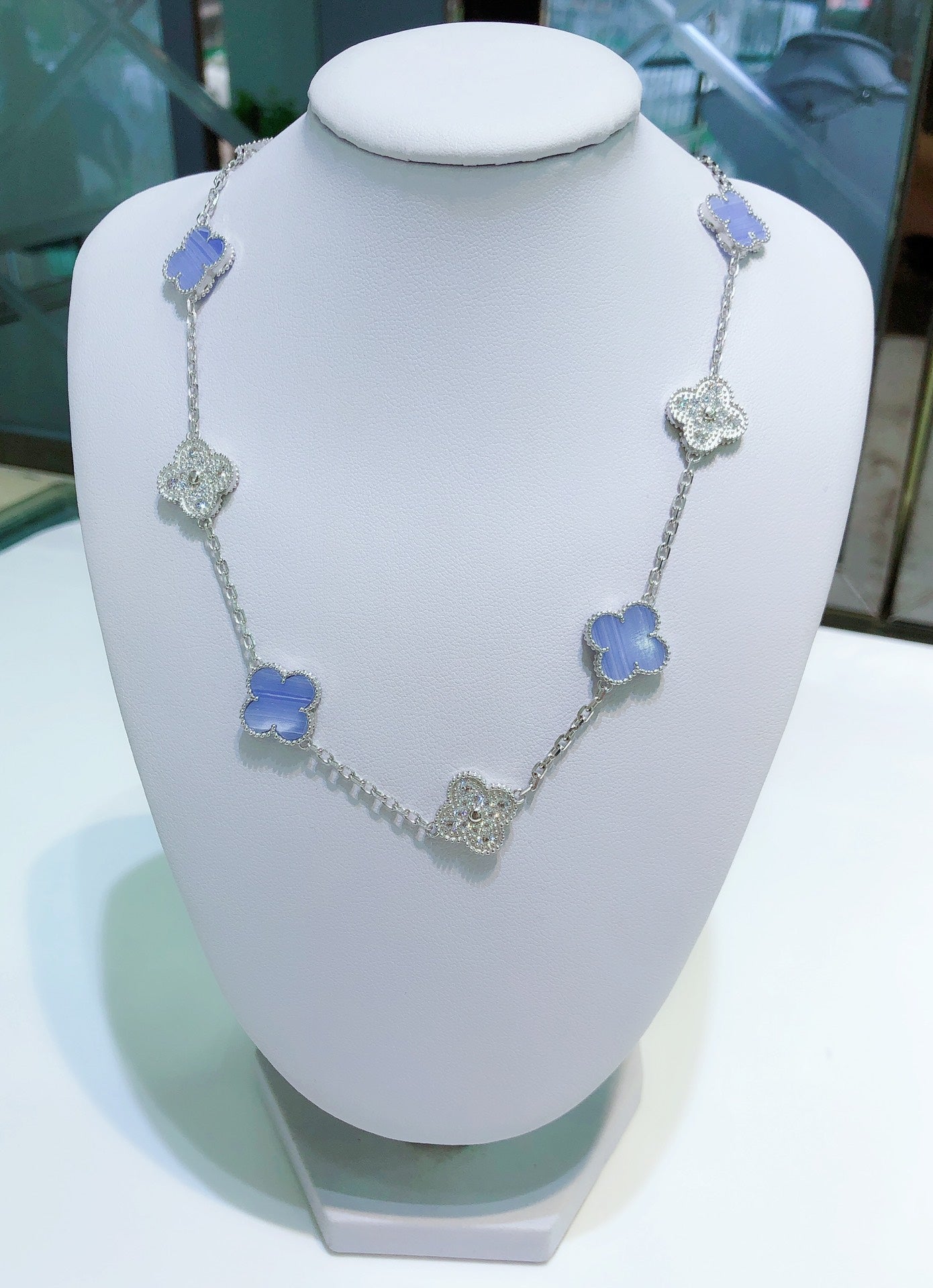 [Regal Gem]CLOVER 10 MOTIFS CHALCEDONY DIAMONDS SILVER NECKLACE