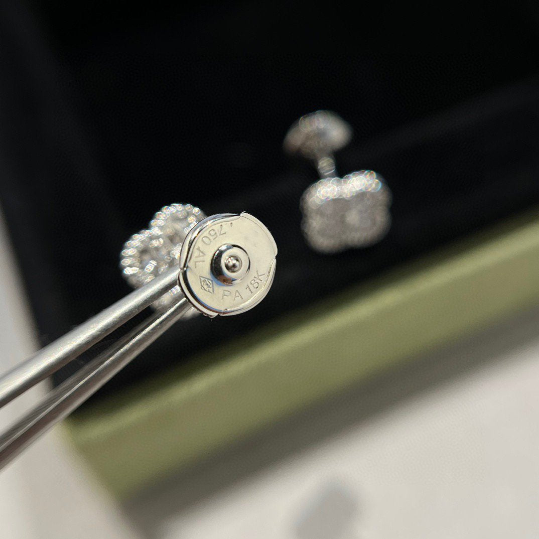 [Regal Gem]CLOVER MINI DIAMOND STUD EARRINGS