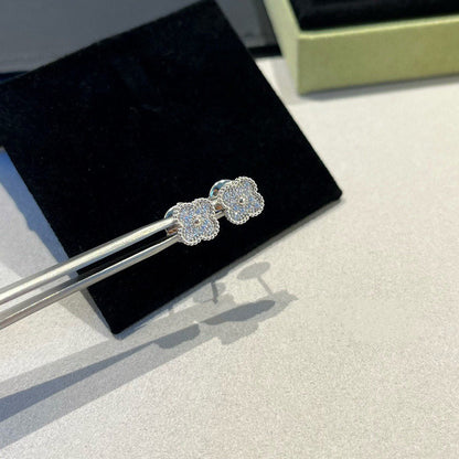 [Regal Gem]CLOVER MINI DIAMOND STUD EARRINGS