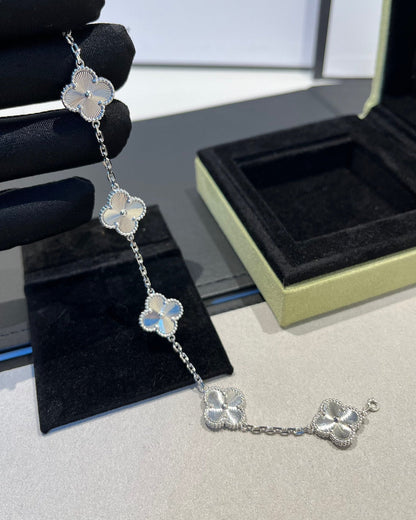 [Regal Gem] CLOVER 5 MOTIF LASER BRACELET COLLECTION