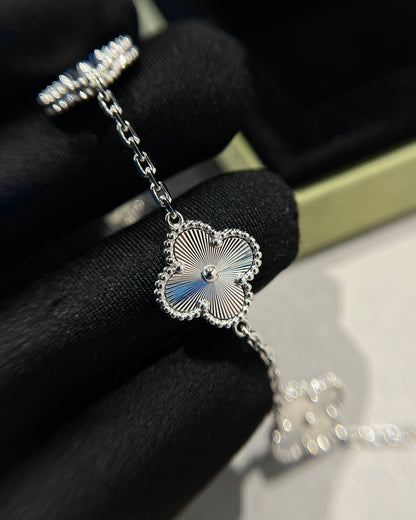 [Regal Gem] CLOVER 5 MOTIF LASER BRACELET COLLECTION