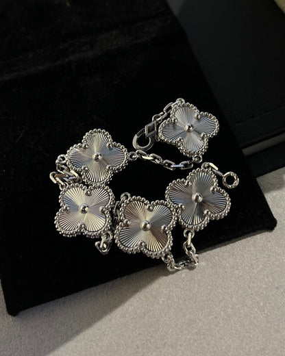[Regal Gem] CLOVER 5 MOTIF LASER BRACELET COLLECTION
