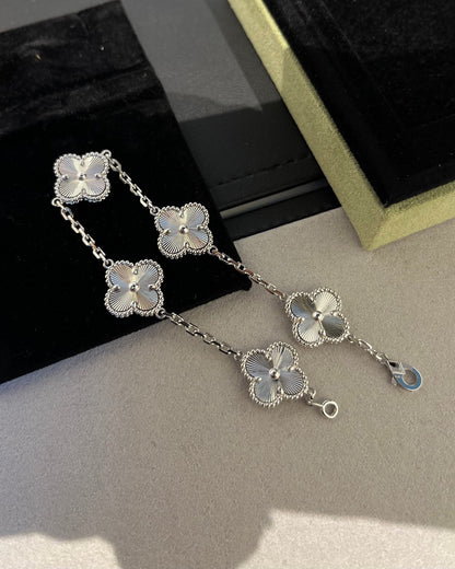 [Regal Gem] CLOVER 5 MOTIF LASER BRACELET COLLECTION